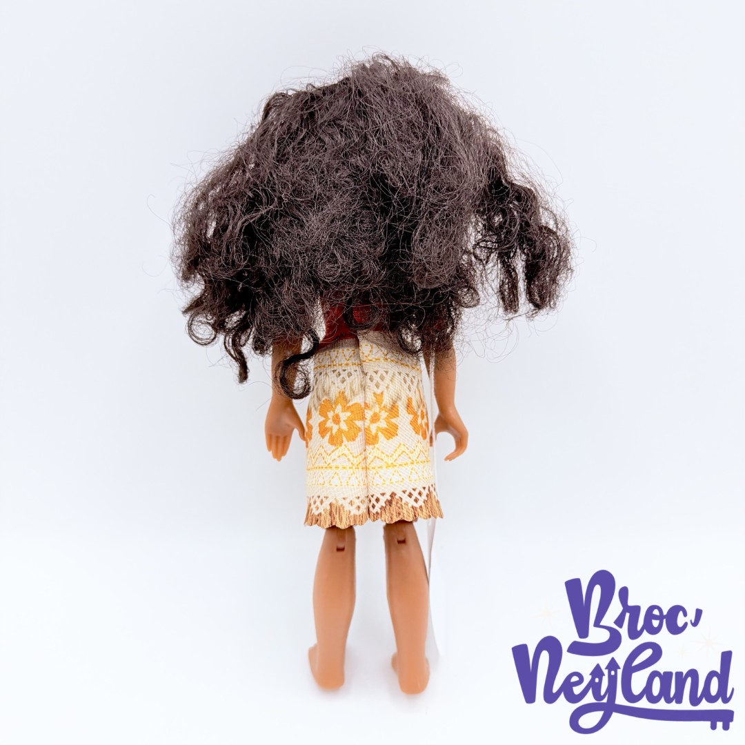 Poupée-Vaiana-Disney-Hasbro-2015-princesse-aventurière-28-cm (1)