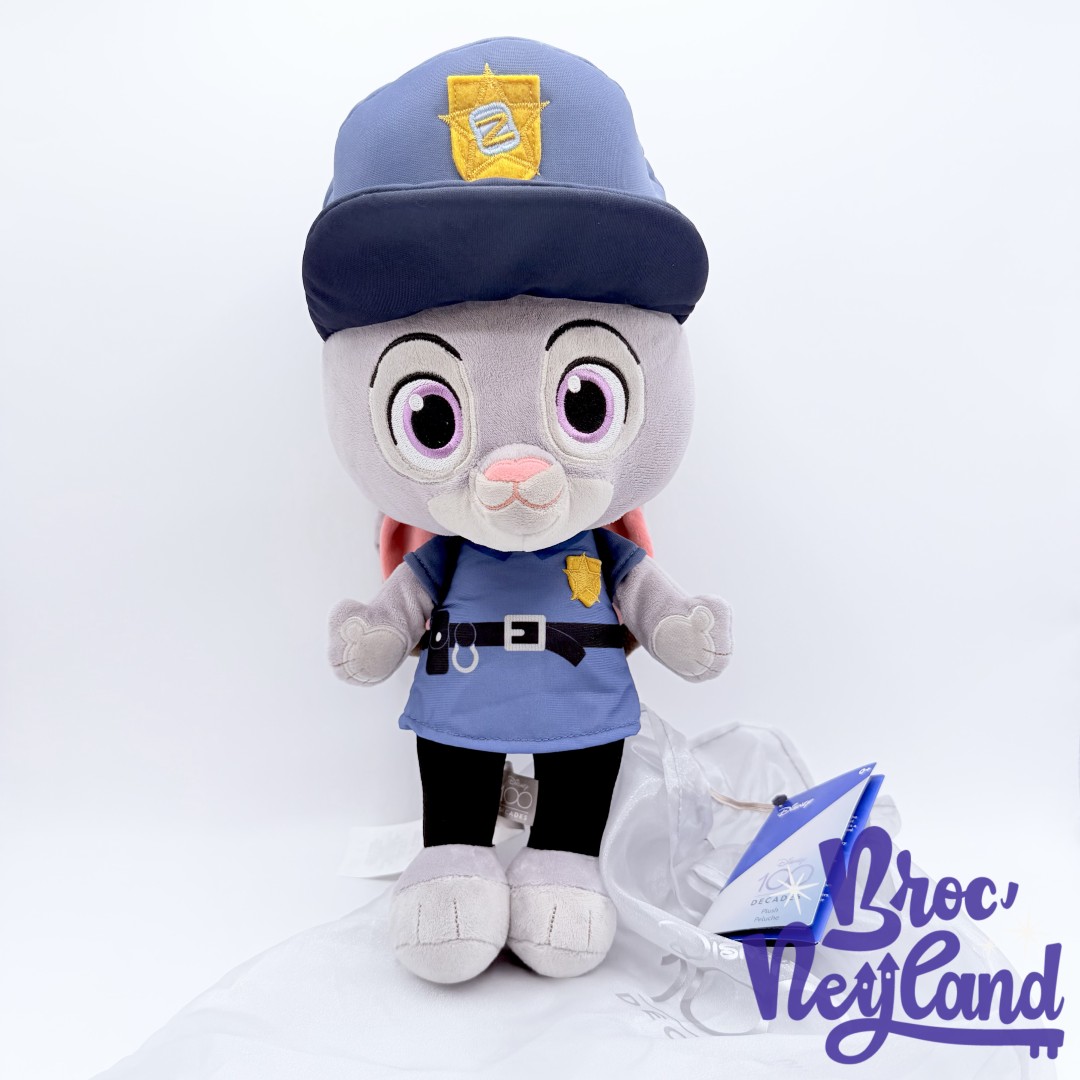 Peluche-Judy-Hopps-Zootopie-Disney-100-Decades-2023-Disney-Store-lapin-gris-police-40-cm (3)