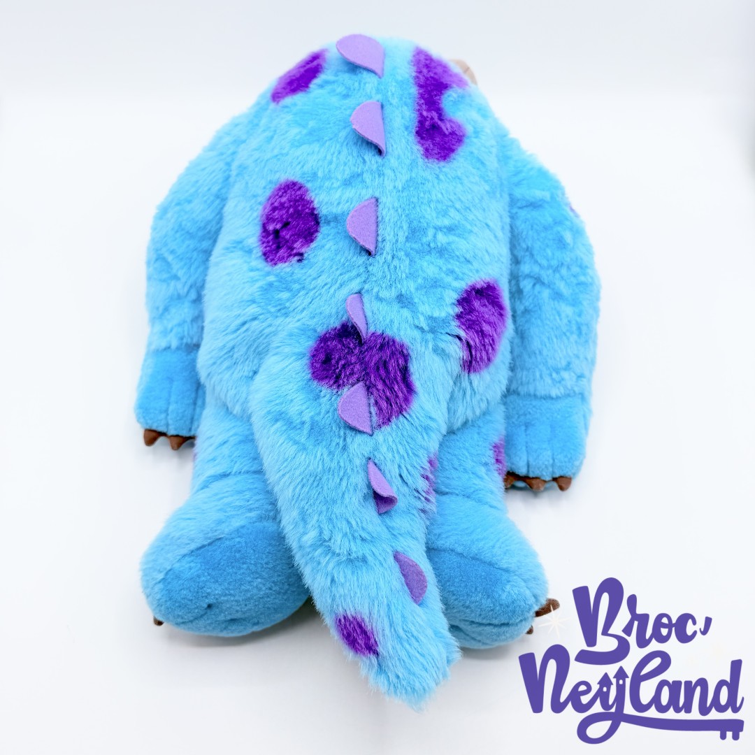Peluche-Range-Pyjama-Sulli-Monstres-et-Cie-Disney-Jemini-Sully-monstre-bleu-violet-40-cm (5)