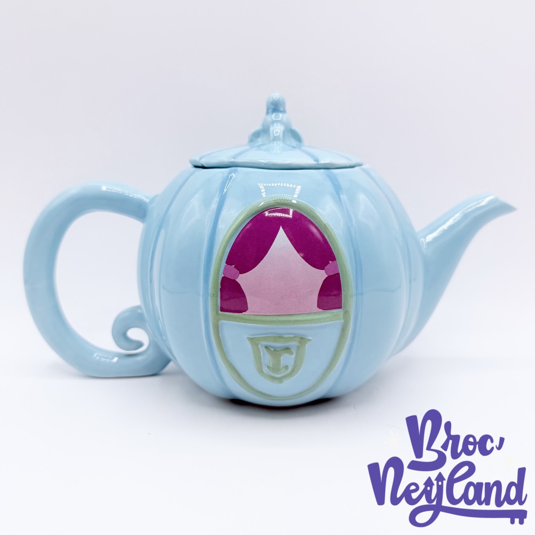 Théière-Cendrillon-Carrosse-Disney-ABYStyle-thé-bleu-relief-3D (5)