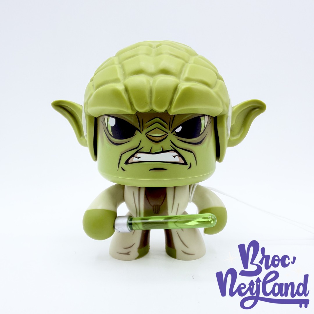 Figurine-Yoda-Mighty-Muggs-Star-Wars-Disney-Hasbro-Jedi-vert-multifaces-10-cm (2)