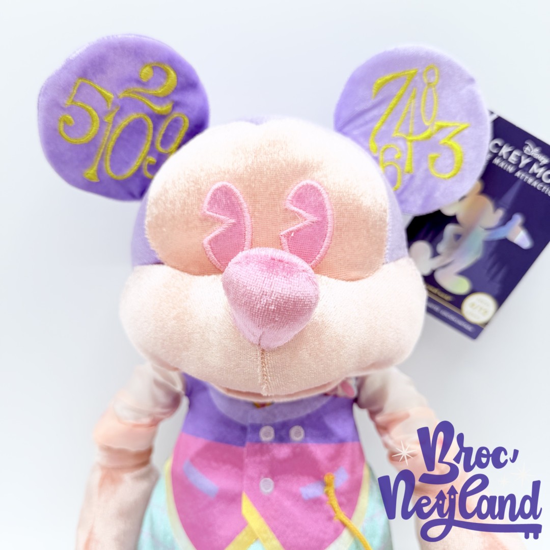 Peluche-Mickey-Mouse-The-Main-Attraction-4-sur-12-Its-a-Small-World-Disney-Store-2020-Édition-limitée-44-cm (5)