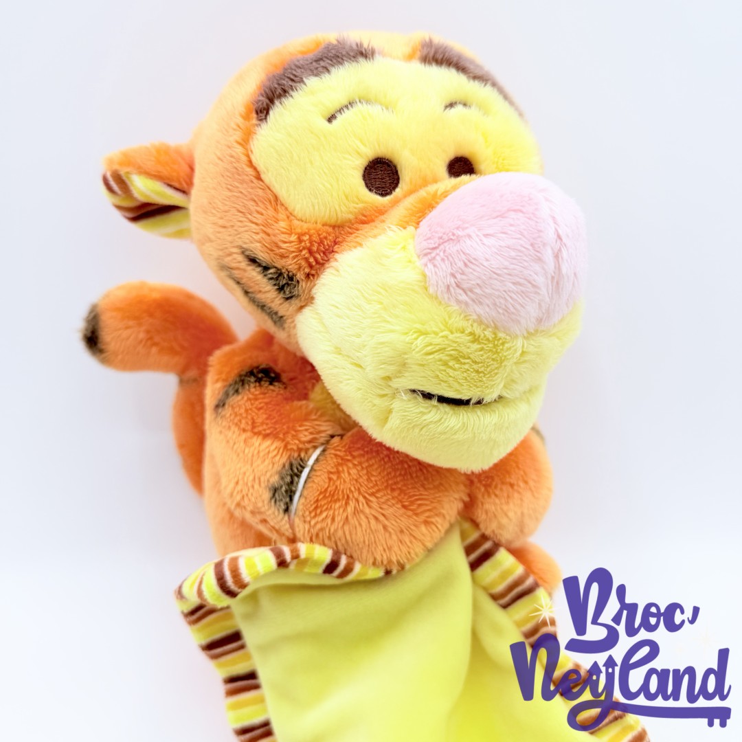 Peluche-Tigrou-doudou-Disney-Nicotoy-Winnie-ourson-carré-jaune-28-cm (2)