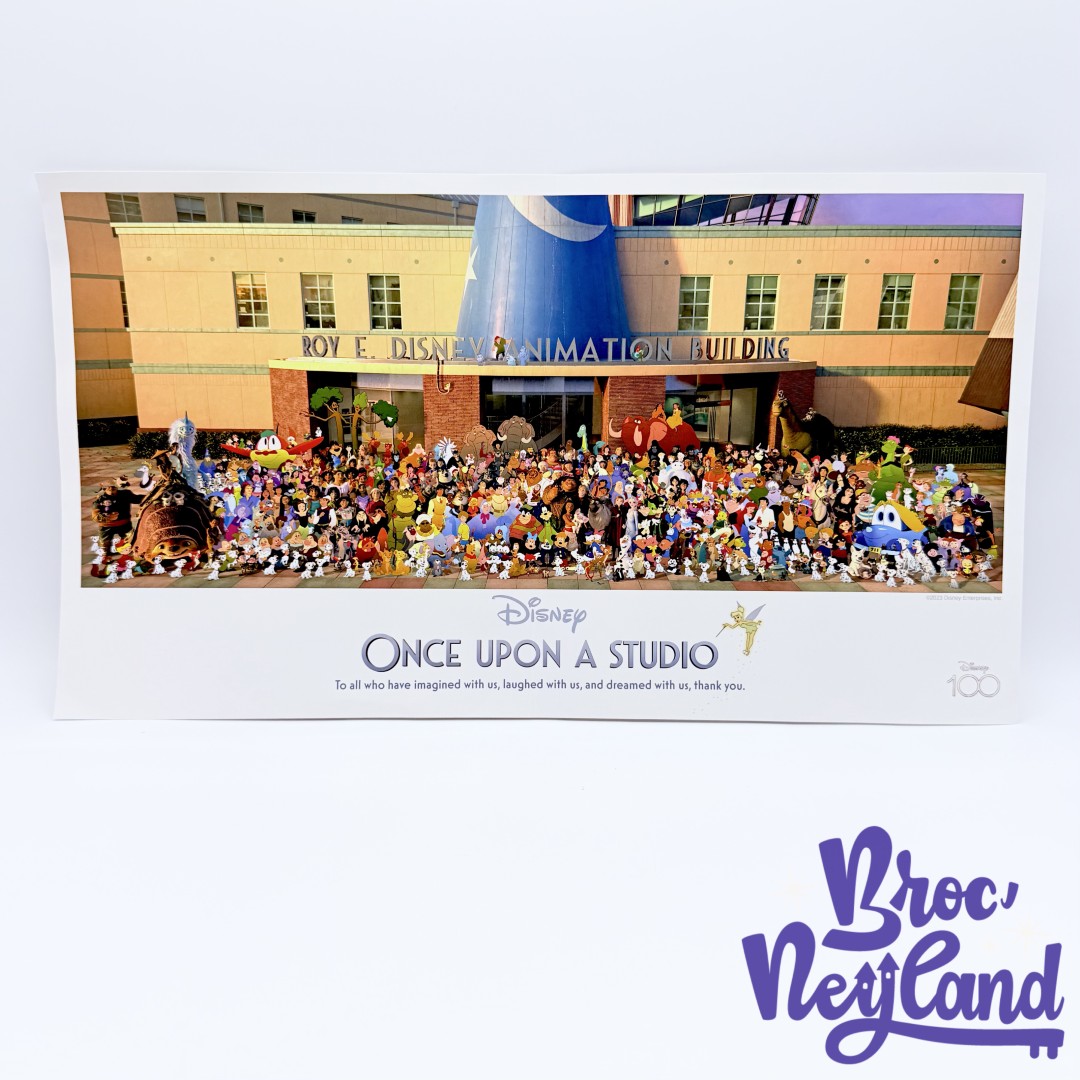 Lithographie-Once-Upon-a-Studio-Disney-100-Disney-Parks-Cast-Member-Exclusive-poster-25x45-cm (4)