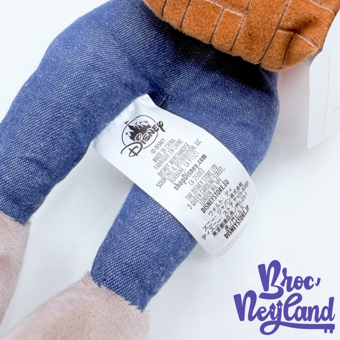 Peluche-Judy-Hopps-Zootopie-Disney-Store-2018-lapin-gris-chapeau-carottes-40-cm (5)