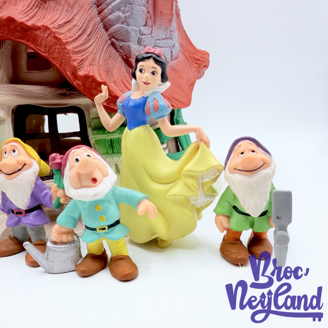 Jouet-Figurines-Chaumière-de-Blanche-Neige-et-les-nains-Disney-Bullyland-vintage (2)