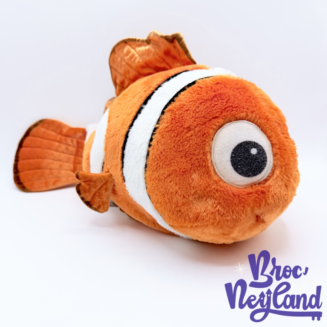 Peluche-Nemo-Disney-Store-Le-Monde-de-Nemo-poisson-clown-orange-écusson-46-cm (7)