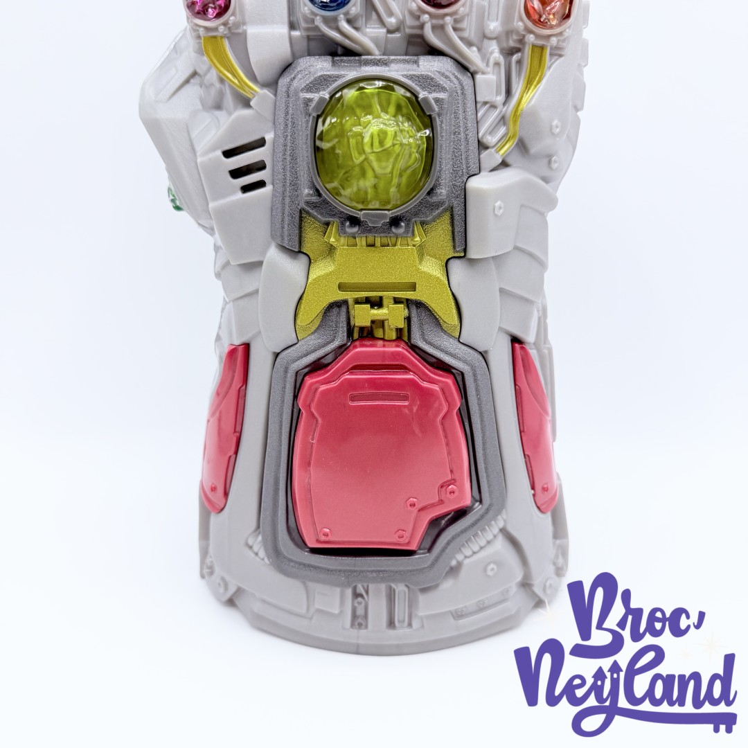 Jouet-Gant-électronique-Infinité-de-Thanos-Marvel-Hasbro-Avengers-Endgame-déguisement (6)
