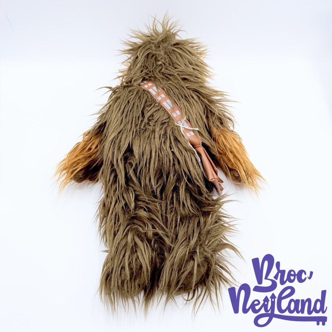 Peluche-Chewbacca-Star-Wars-disneyland-Paris-2017-Disney- Wookie-marron-45-cm (5)