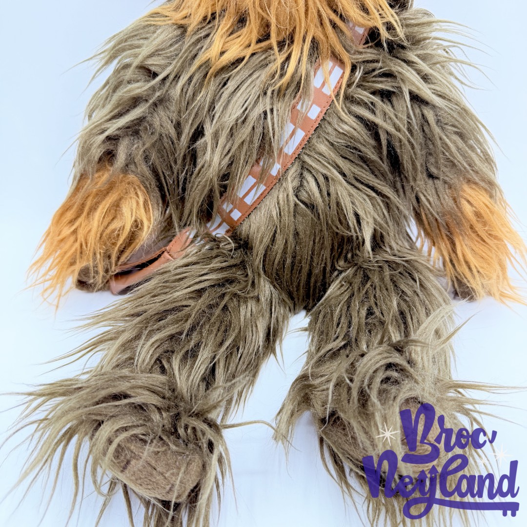 Peluche-Chewbacca-Star-Wars-disneyland-Paris-2017-Disney- Wookie-marron-45-cm (1)