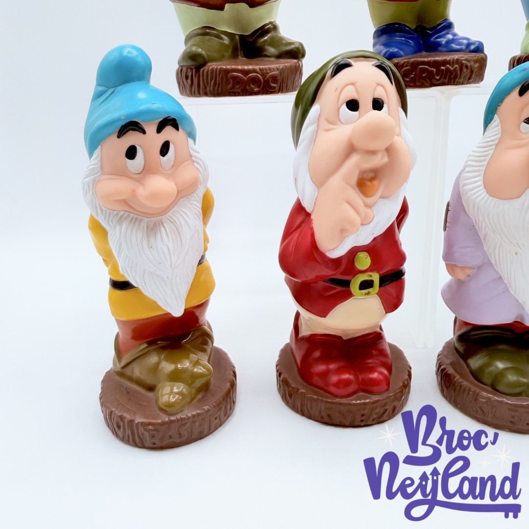 Jouet-Figurines-de-Bain-7-Nains-Disneyland-Paris-Disney-vintage-Blanche-Neige-et-les-sept-nains (6)