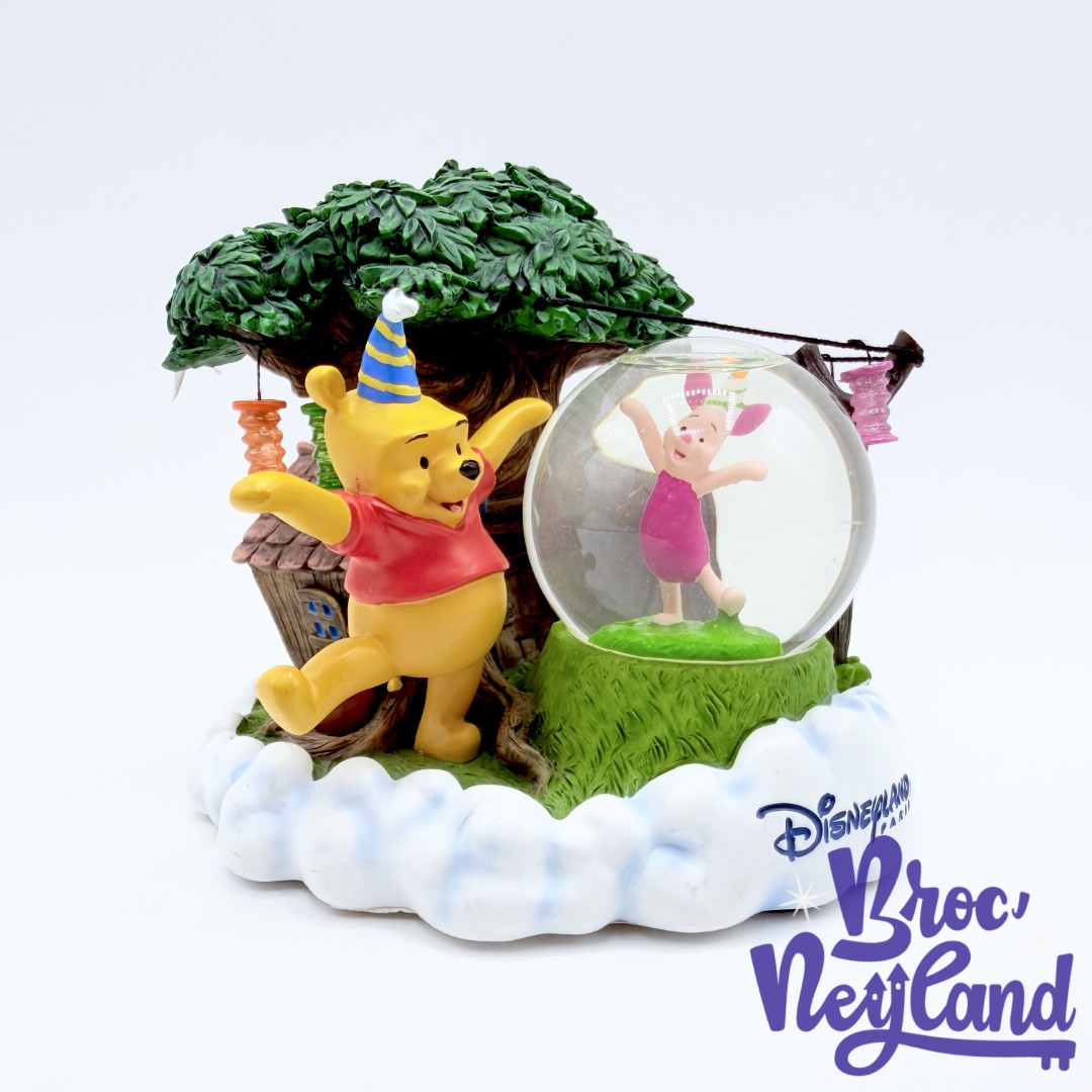 Boule-à-neige-Winnie-ourson-Porcinet-Anniversaire-Disneyland-Snow-globe-Disney-fête-arbre (4)