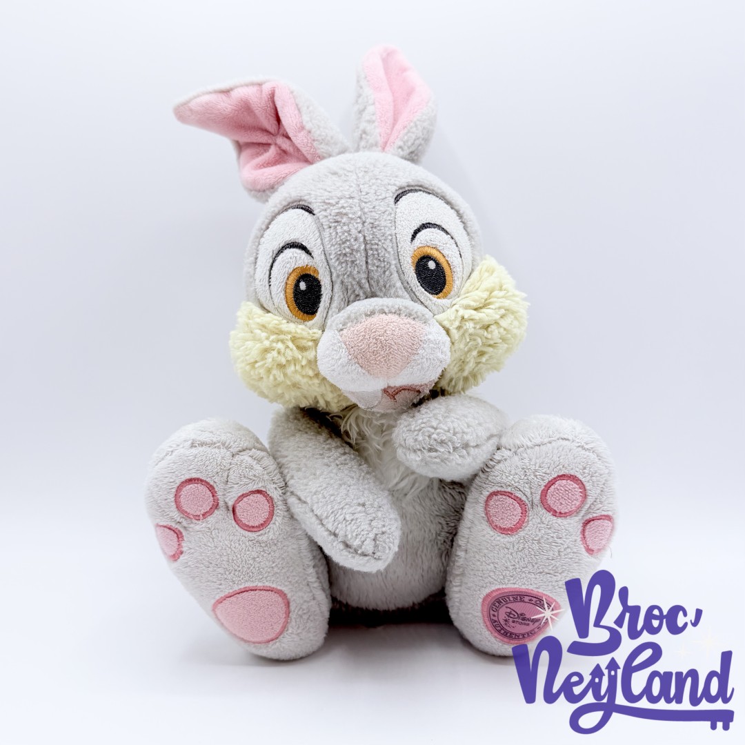 Peluche-Panpan-Disney-Store-2013-Bambi-lapin-gris-écusson-30-cm (2)