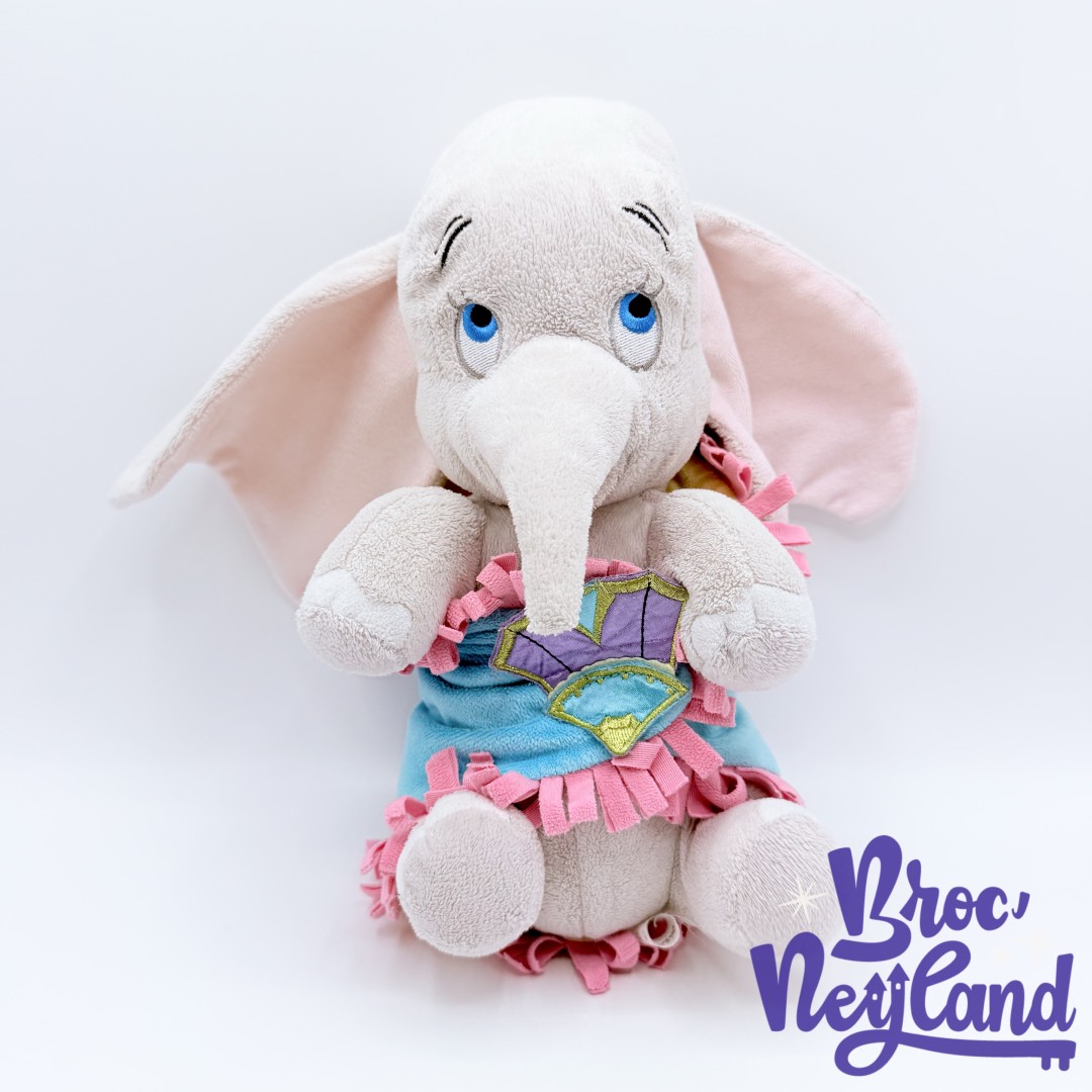 Peluche-Dumbo-éléphant-Disney-Babies-Disneyland-couffin-couverture-bleu-cirque (1)