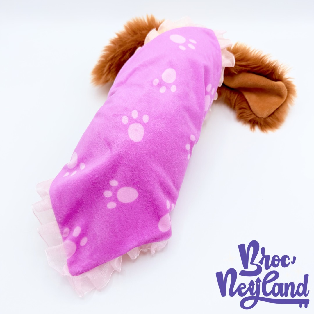 Peluche-Lady-La-Belle-et-le-Clochard-Disney-Babies-Disneyland-couffin-couverture-rose-coeur (6)