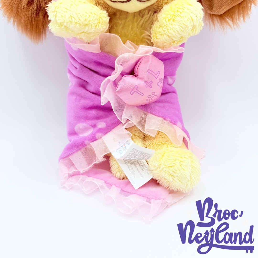 Peluche-Lady-La-Belle-et-le-Clochard-Disney-Babies-Disneyland-couffin-couverture-rose-coeur (7)