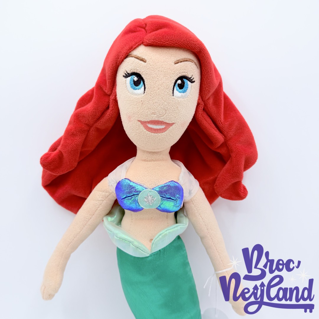 Poupée-chiffon-Ariel-La-Petite-Sirène-Disneyland-Paris-2018-Disney-peluche-53-cm (2)