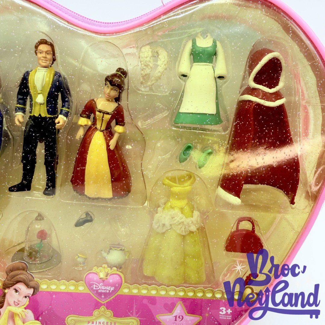 Coffret-figurine-Belle-La-Belle-et-la-Bête-Princess-Playset-Disney-Store-coeur-poupée-à-habiller (4)