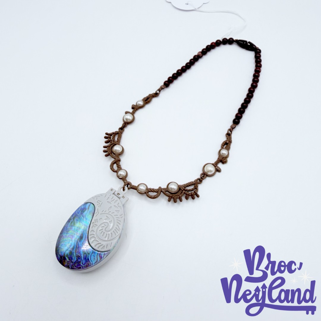 Collier-Vaiana-Musical-Disney-Store-bijoux-accessoire-déguisement-sonore (3)
