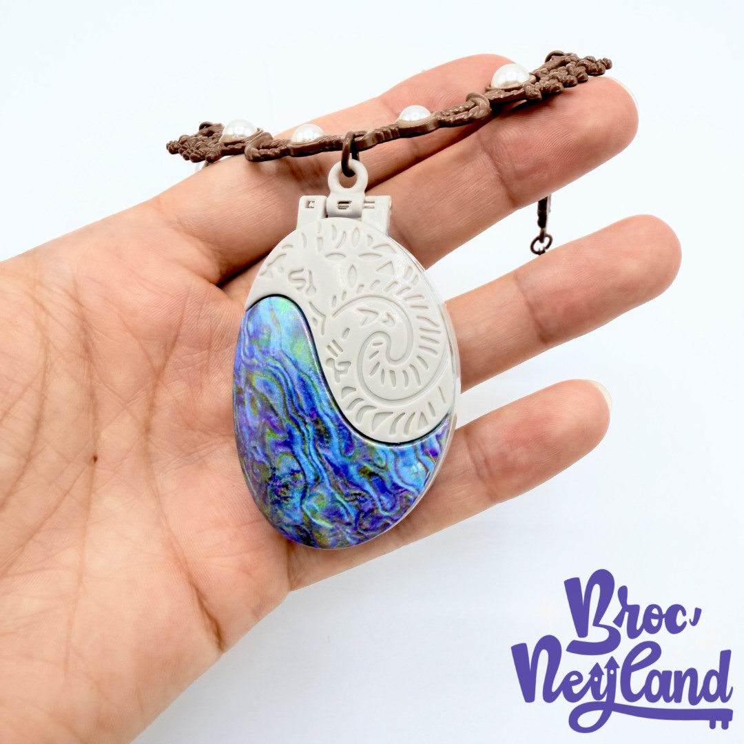 Collier-Vaiana-Musical-Disney-Store-bijoux-accessoire-déguisement-sonore (2)