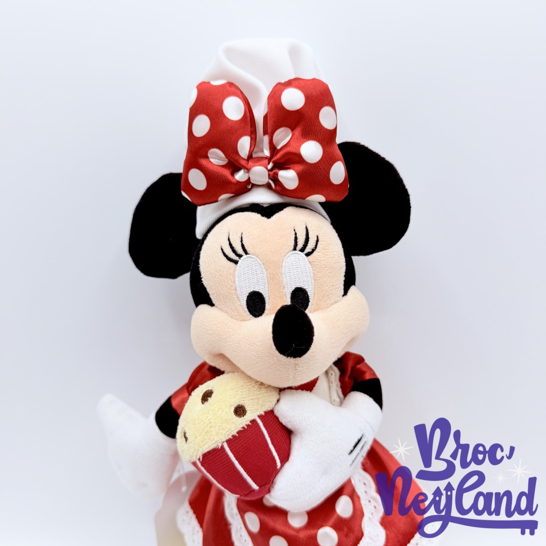 Peluche-Minnie-Mouse-Disney-Chef-Disneyland-Paris-2018-gâteau-cupcake-28-cm (5)