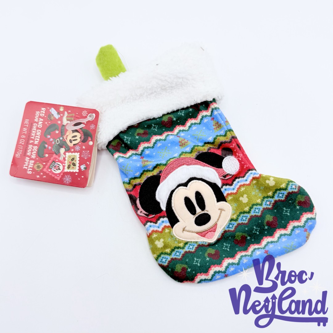 Chaussette-de-Noël-Mickey-Making-Christmas-Magical-Disney-Parks-Disneyland-Paris-botte-décoration-sapin (3)