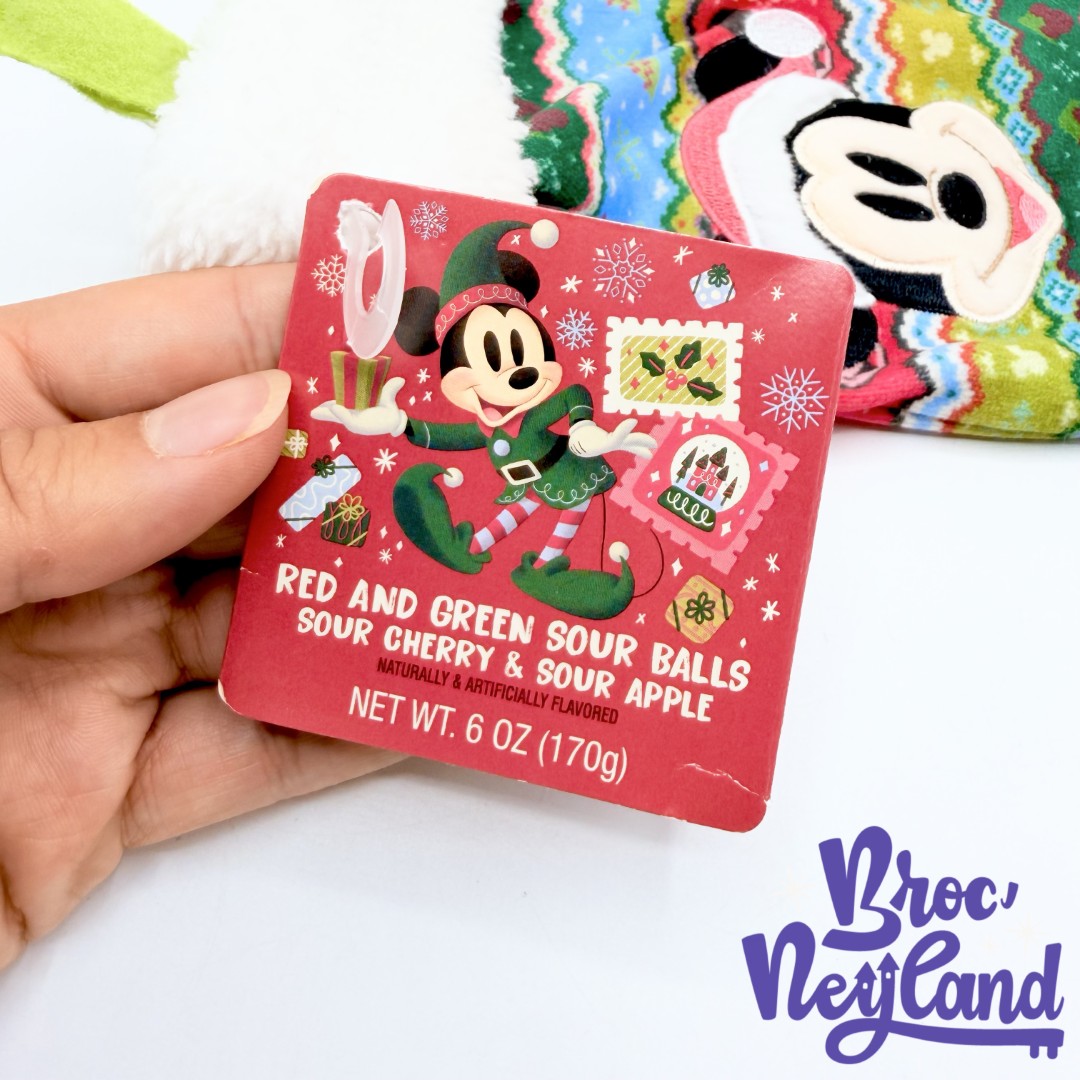 Chaussette-de-Noël-Mickey-Making-Christmas-Magical-Disney-Parks-Disneyland-Paris-botte-décoration-sapin (2)