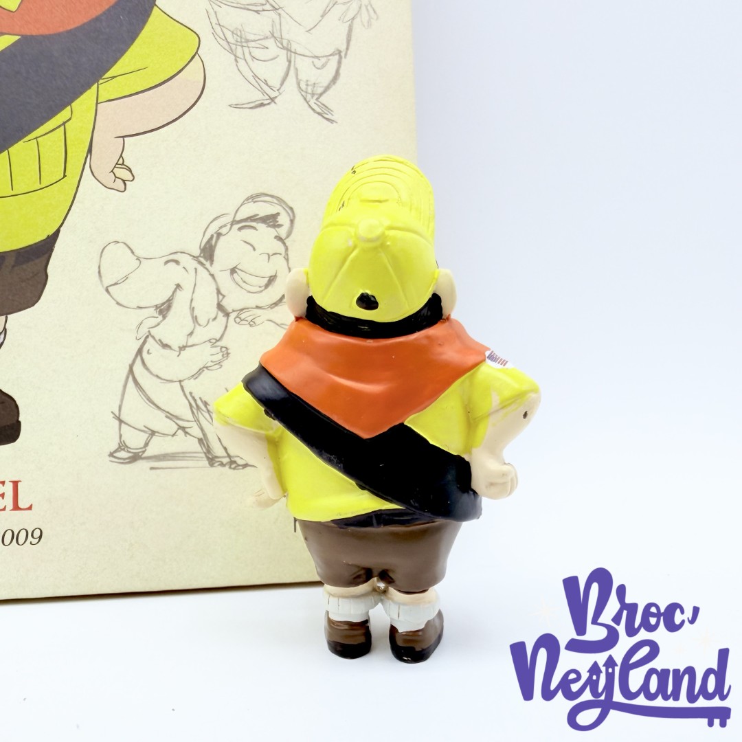 Livre-Figurines-de-collection-Russel-Disney-Hachette-32-Encyclopédie-résine-Là-Haut (1)