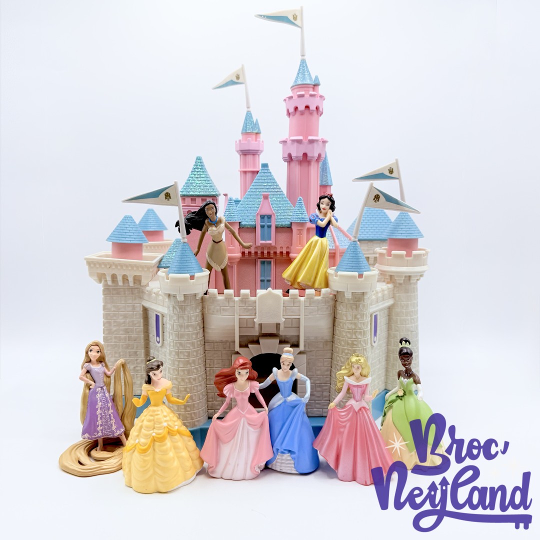 Jouet-Château-des-Princesses-Disneyland-Disney-Sleeping-Beauty-Castle-Playset-sonore-figurines (3)