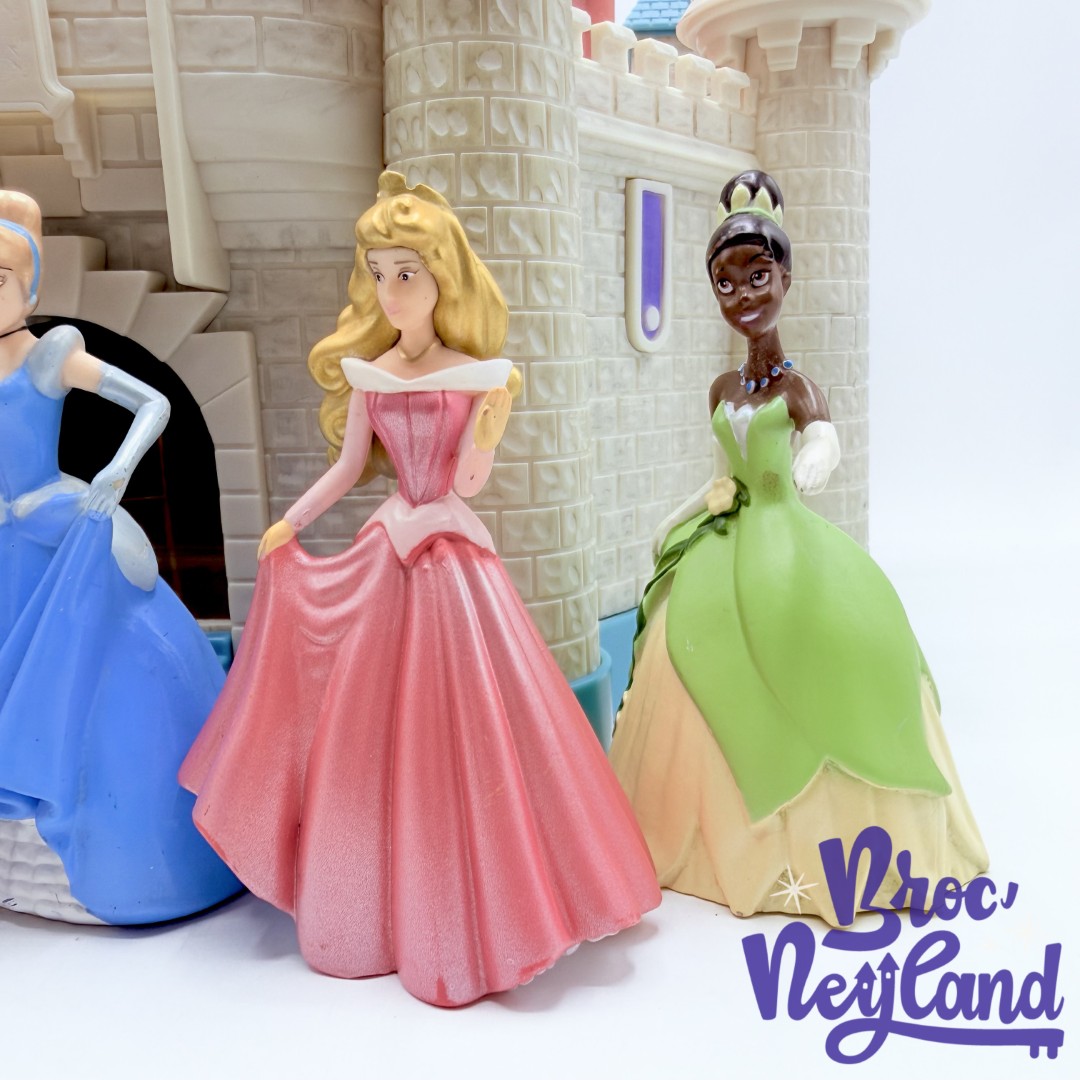 Jouet-Château-des-Princesses-Disneyland-Disney-Sleeping-Beauty-Castle-Playset-sonore-figurines (4)