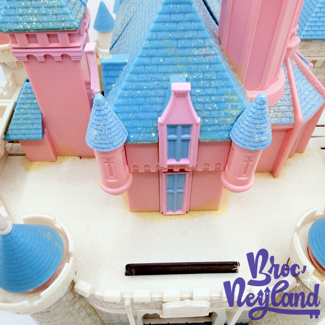 Jouet-Château-des-Princesses-Disneyland-Disney-Sleeping-Beauty-Castle-Playset-sonore-figurines (12)