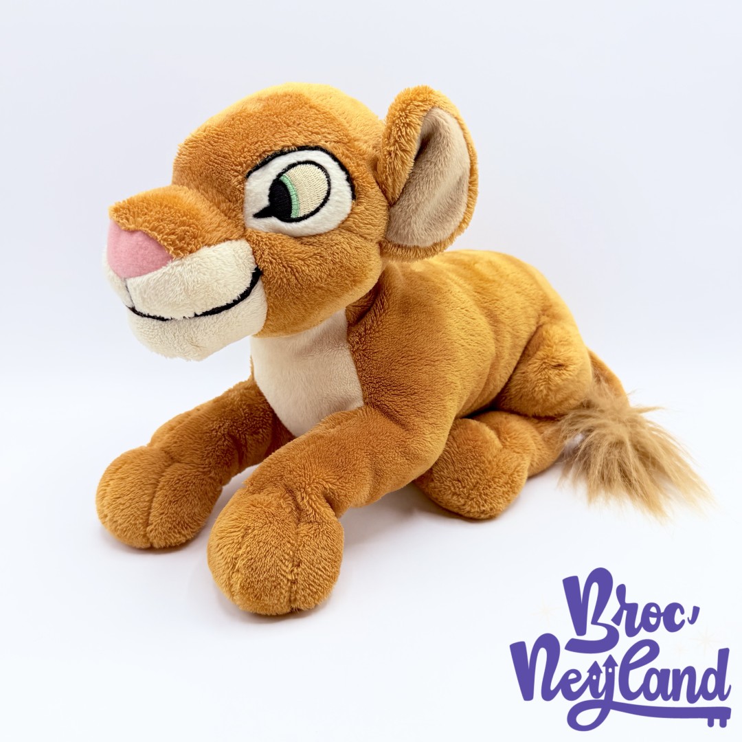 Peluche-Nala-Le-Roi-Lion-Disneyland-Resort-Paris-Disney-couché-orange-28-cm (3)