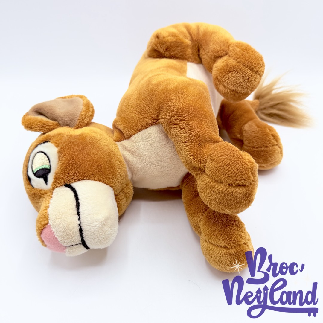 Peluche-Nala-Le-Roi-Lion-Disneyland-Resort-Paris-Disney-couché-orange-28-cm (1)