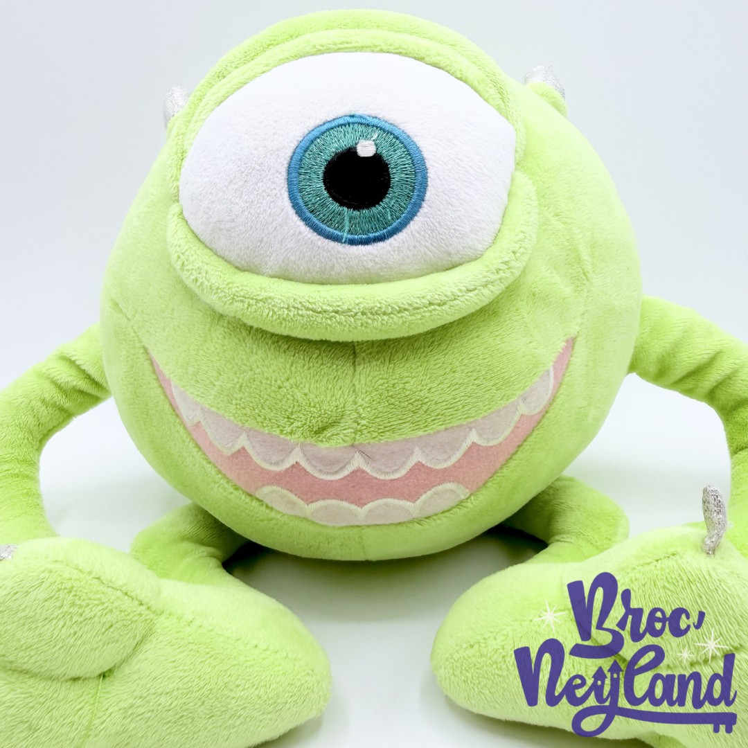 Peluche-Bob-Razowski-Disney-Store-Exclusive-Monstres-et-Cie-vert-oeil-écusson-35-cm (2)