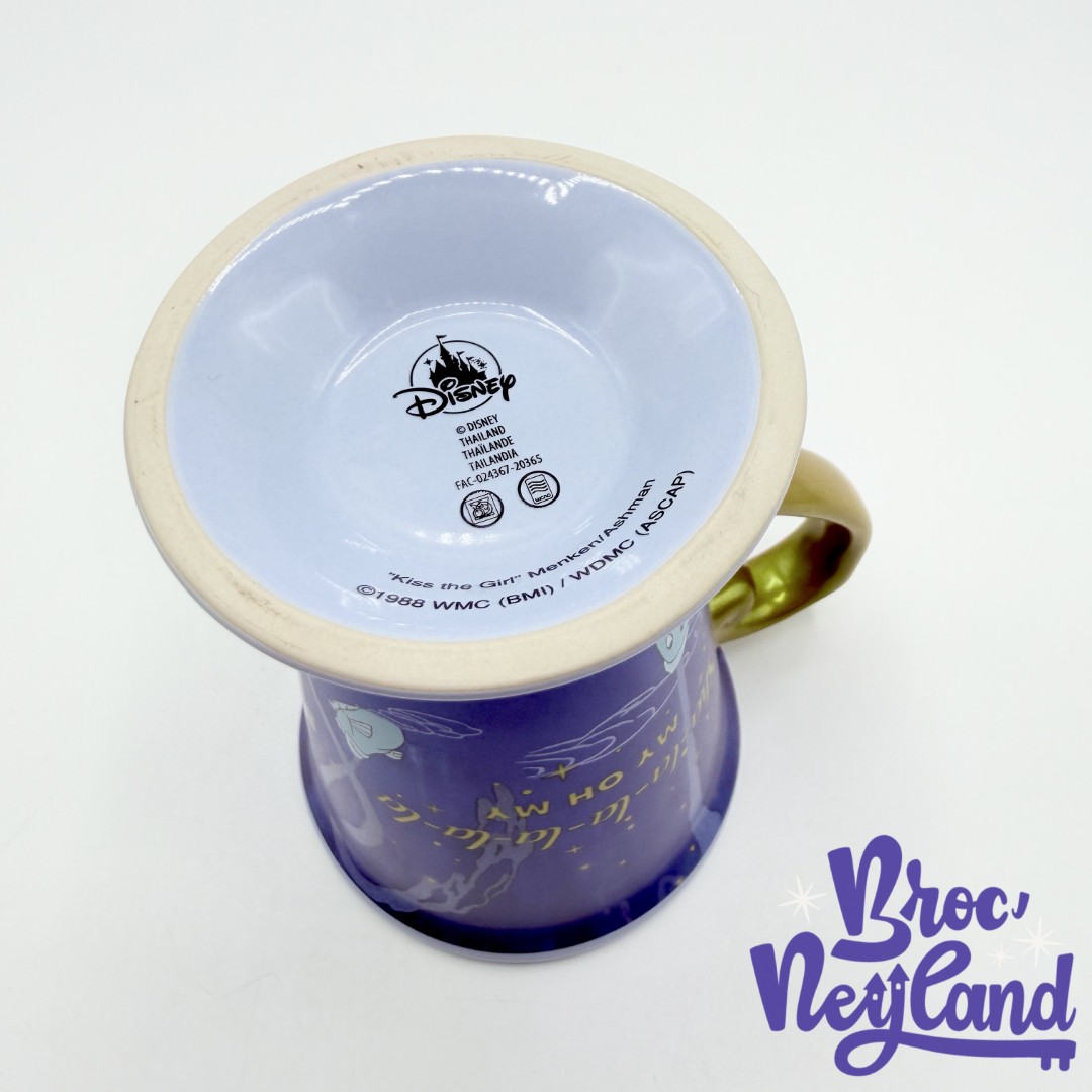 Tasse-La-Petite-Sirène-Kiss-the-Girl-Disney-Store-2020-mug-bleu-barque (1)