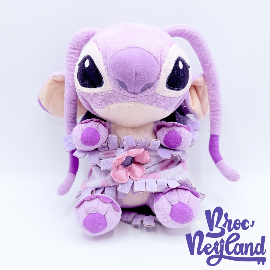 Peluche-Angel-Disney-Babies-Disneyland-Paris-monstre-rose-couffin-couverture-fleur (5)