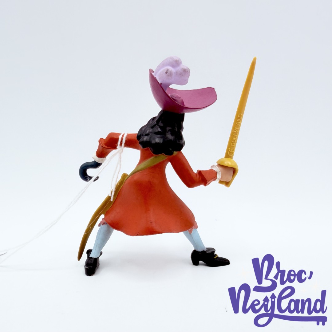 Figurine-Capitaine-Crochet-Disney-Bullyland-Peter-Pan-pirate-rouge-10-cm (2)