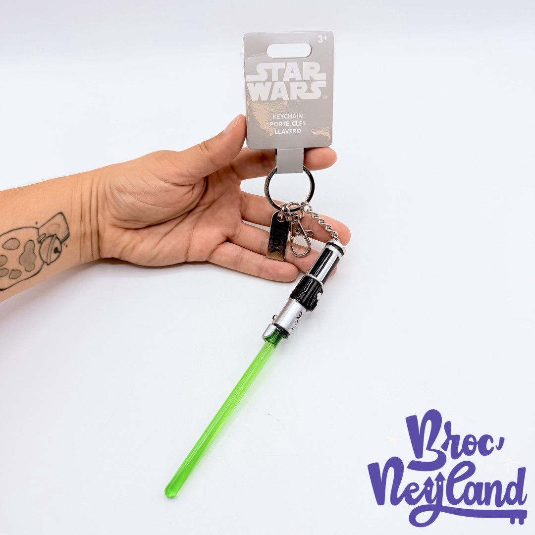 Porte-clés-Sabre-Laser-Yoda-Star-Wars-Disneyland-Paris-Disney-lumineux-vert (4)