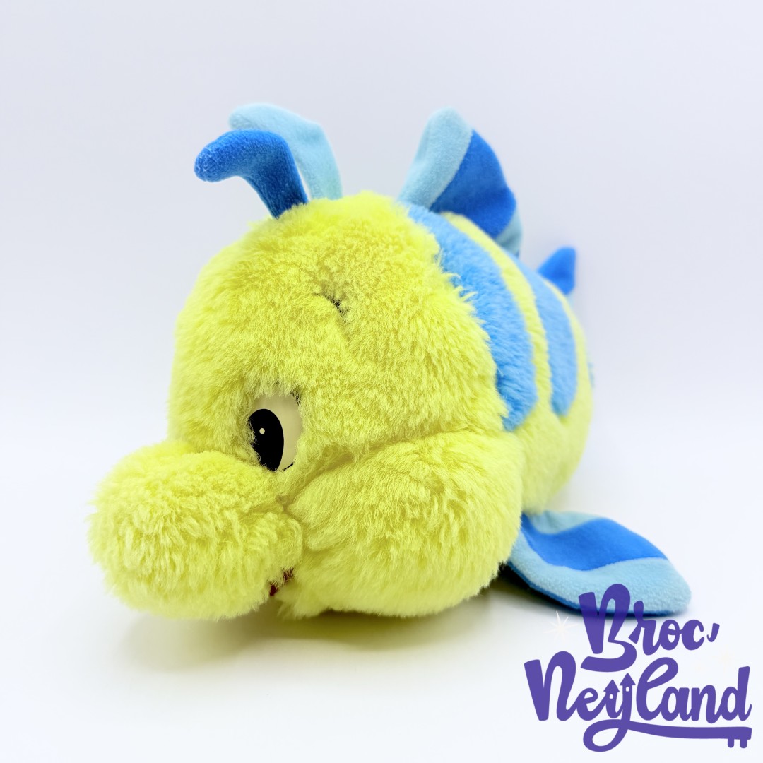 Peluche-Polochon-La-Petite-Sirène-Disneyland-Disney-poisson-jaune-bleu-vintage-26-cm (3)