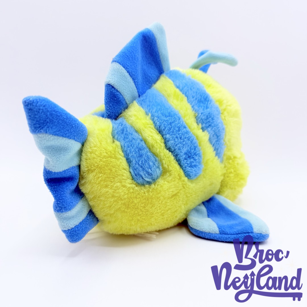Peluche-Polochon-La-Petite-Sirène-Disneyland-Disney-poisson-jaune-bleu-vintage-26-cm (5)
