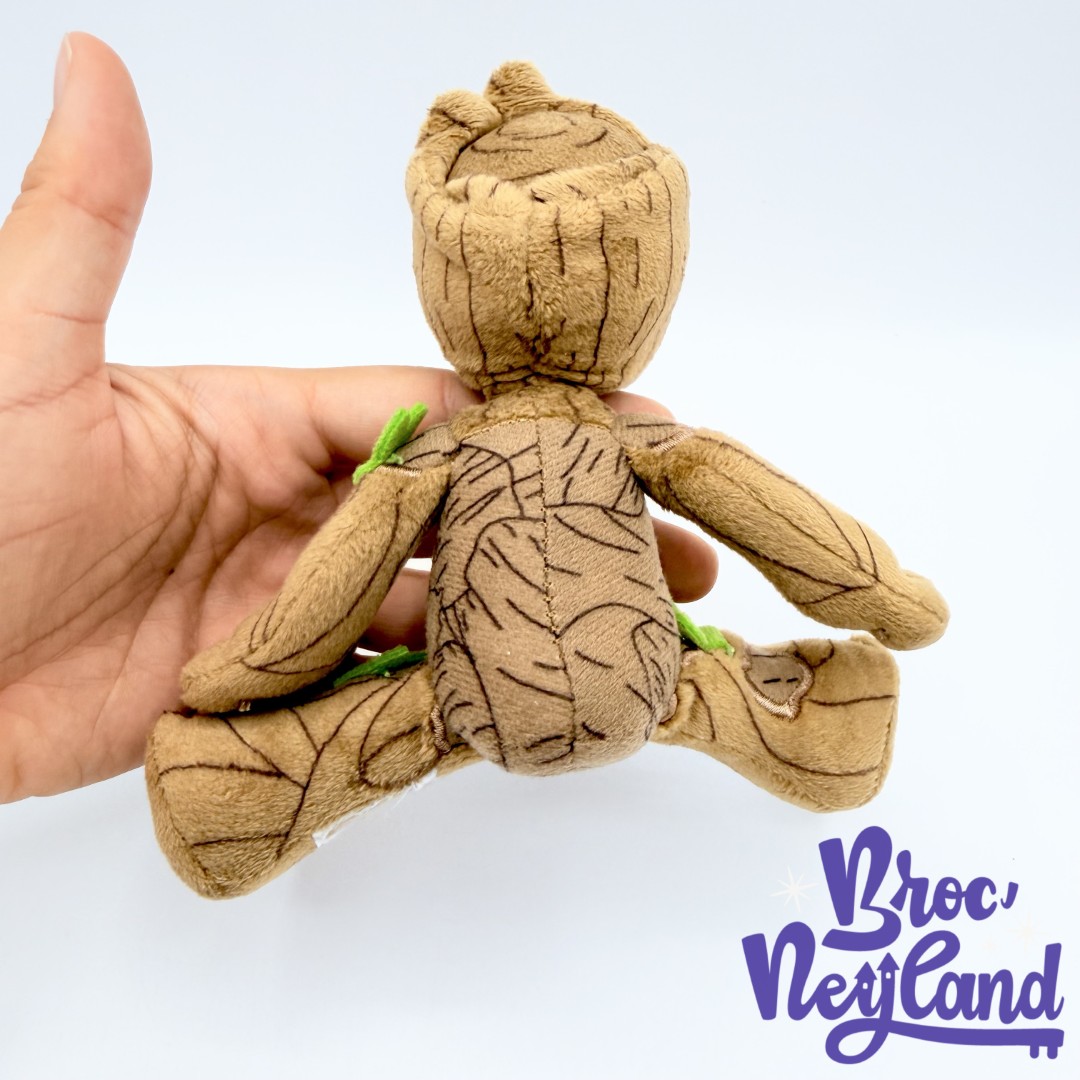 Peluche-épaule-Groot-Disney-Parks-Disneyland-Paris-Les-Gardiens-de-la-Galaxie-Marvel-peluche-aimantée-17-cm (2)