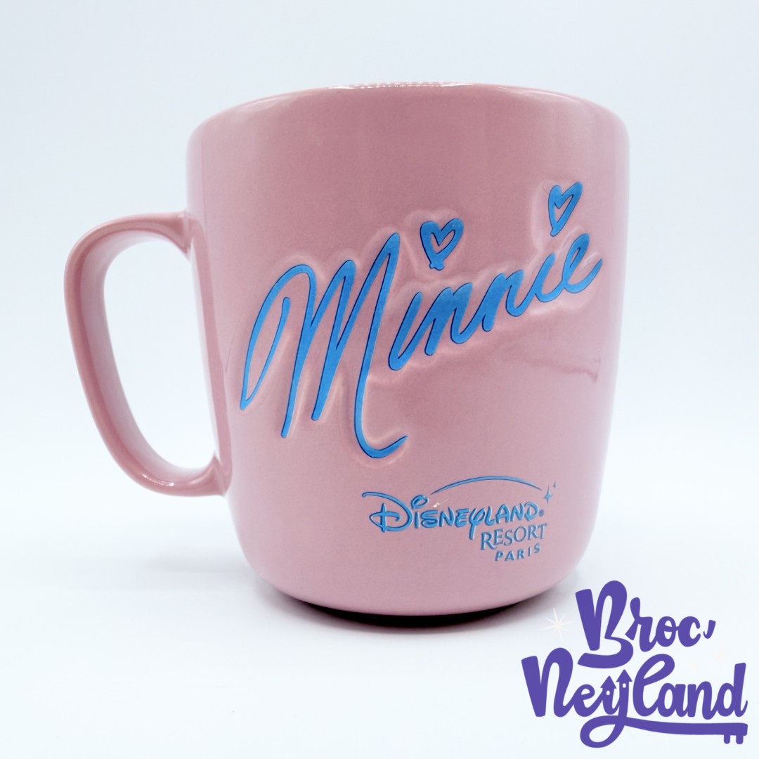 Tasse-Minnie-Mouse-autographes-Disneyland-Paris-mug-Disney-rose-bleu-relief-3D (2)