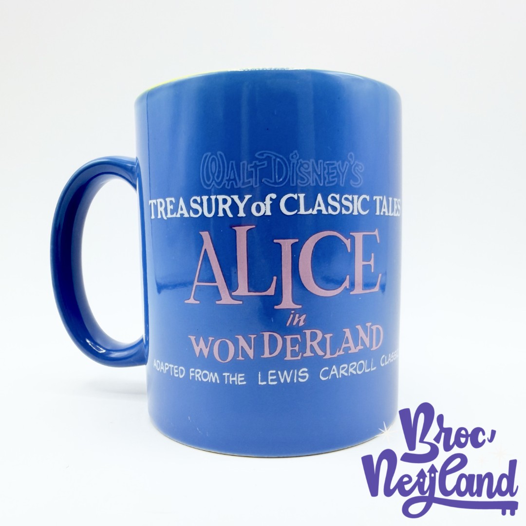 Tasse-Alice-au-Pays-des-Merveilles-Treasury-of-Classic-Tales-Disney-classics-ABYstyle-mug-bleu (4)