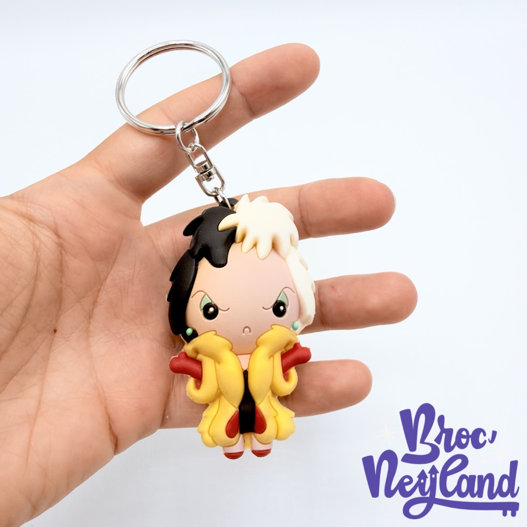 Porte-clés-Cruella-Enfer-Les-101-Dalmatiens-Disneyland-Disney-figurine-plastique-villain (1)