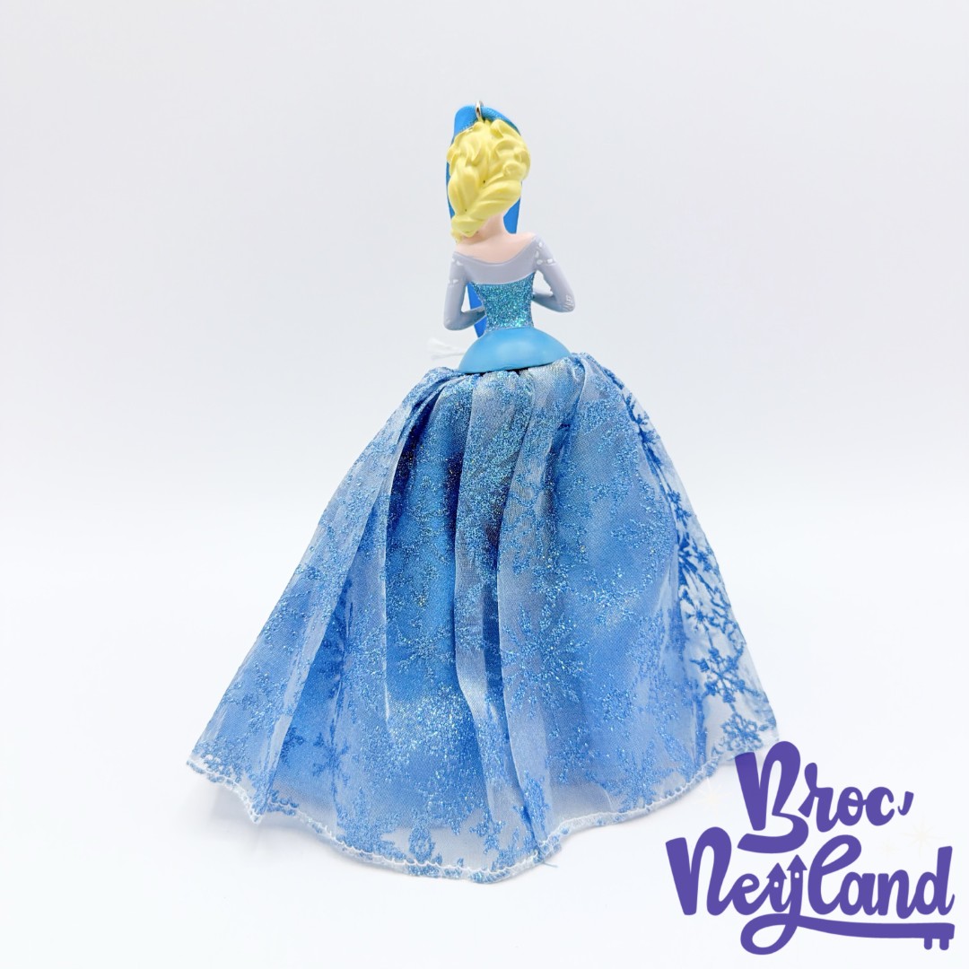Ornement-Noël-elsa-La-Reine-des-Neiges-Disney-Parks-2015-Disneyland-princesse-robe-tissu-boule-suspension (1)