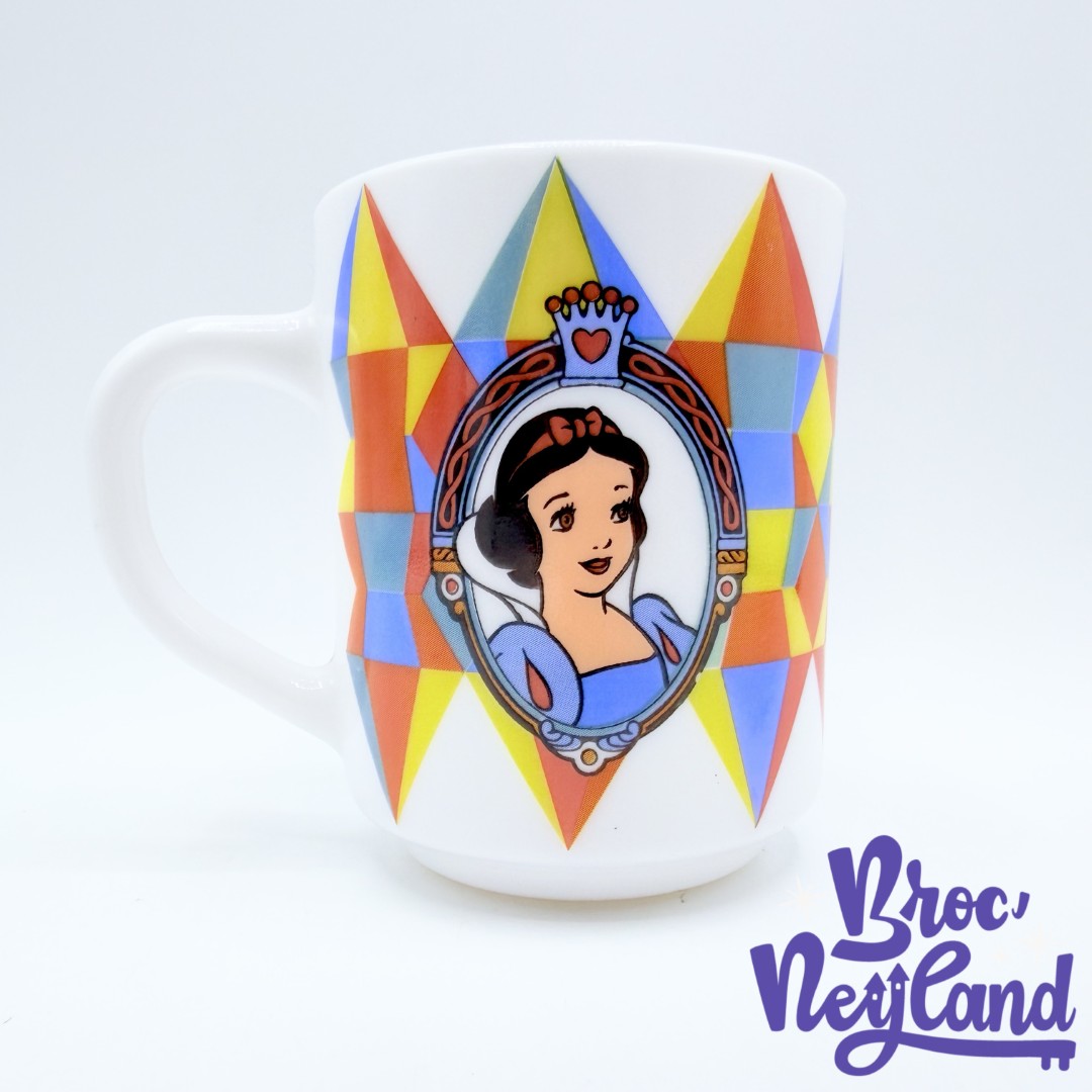 Tasse-Blanche-Neige-et-les-Sept-Nains-Disney-mug-Arcopal-diamant-vintage (1)