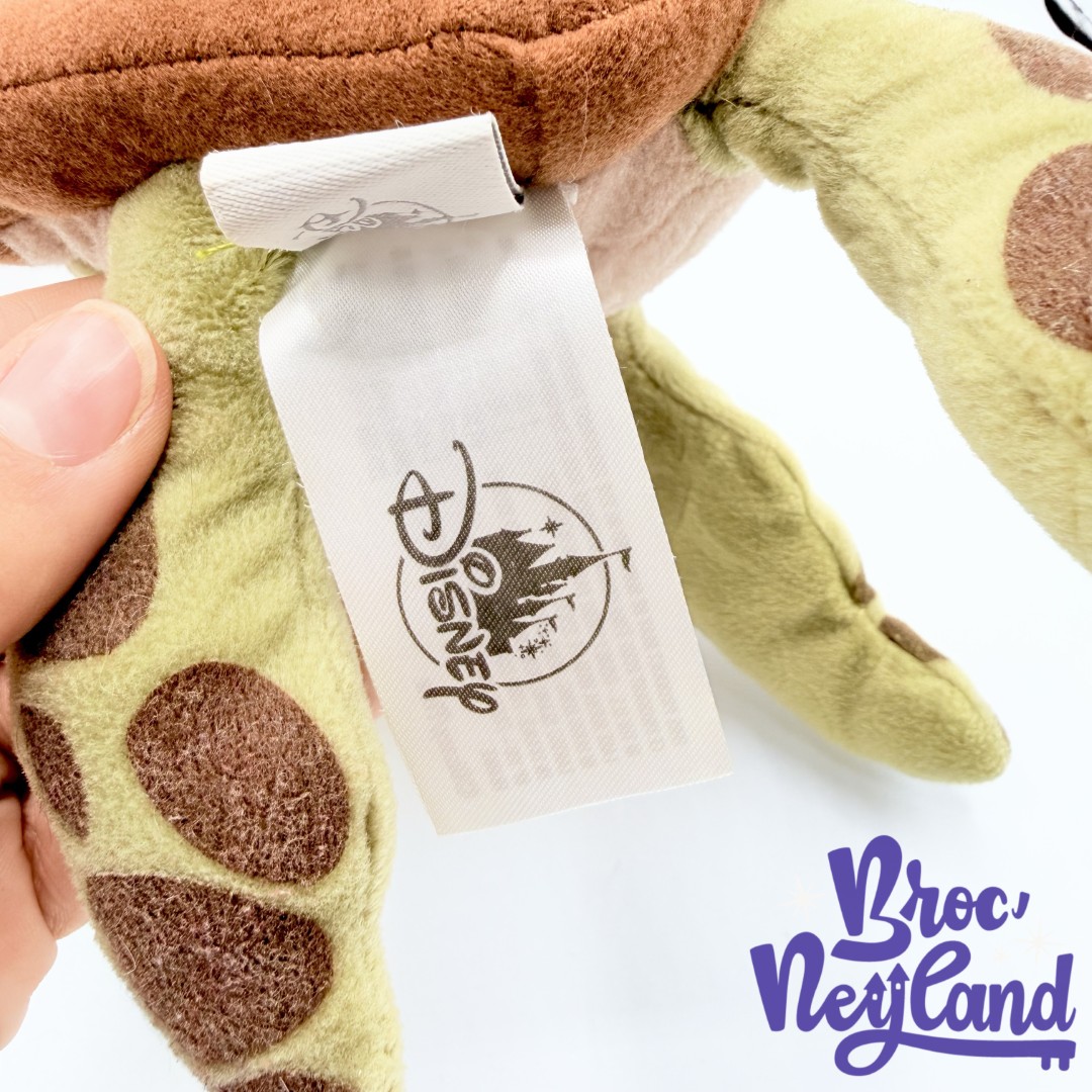 Peluche-Squiz-Tortue-Le-Monde-de-Nemo-Disney-Parks-2016-Disneyland-vert-marron-32-cm (6)