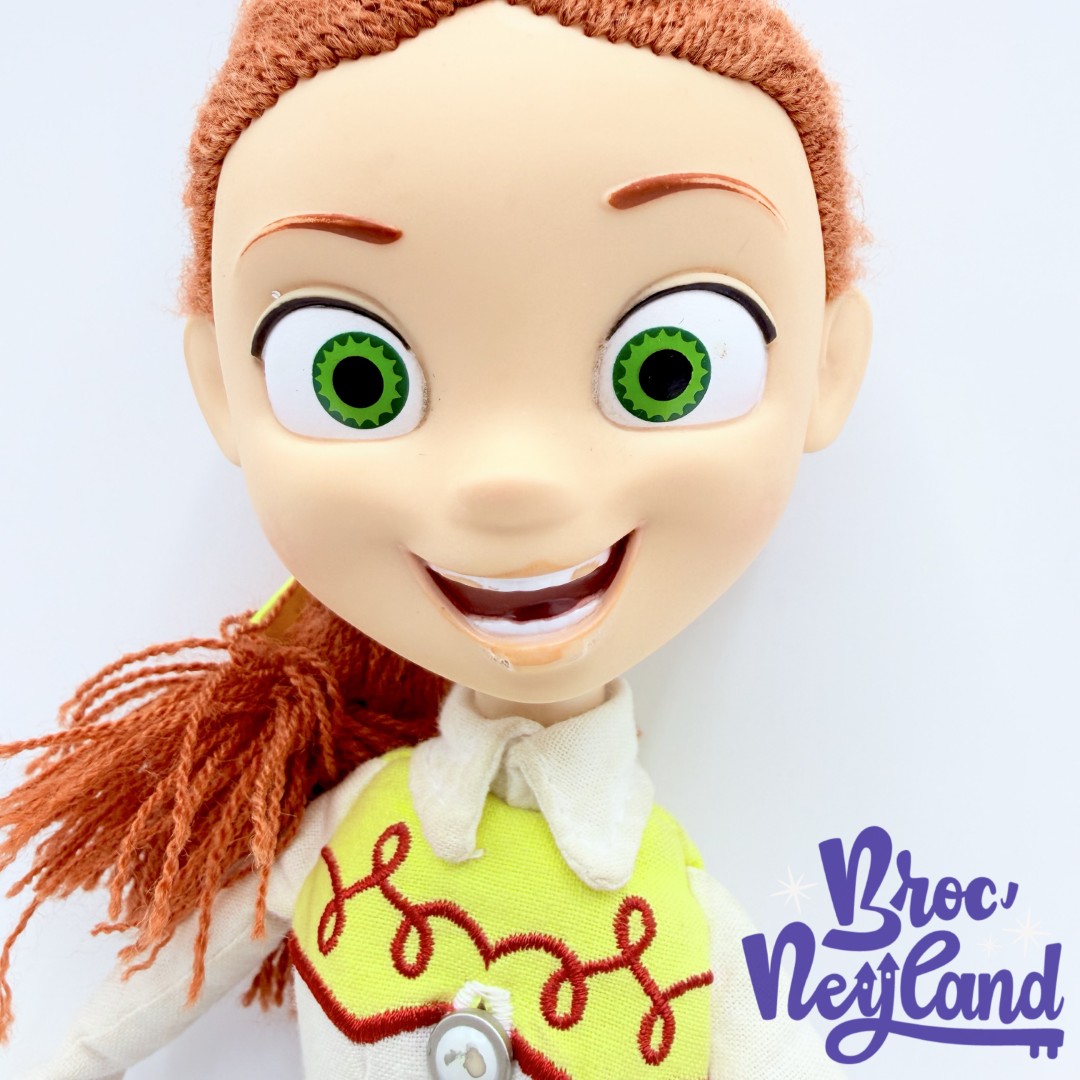 Jouet-Poupée-Jessie-SinG-N-Yodel-parlant-à-ficelle-Toy-Story-Disney-Thinkway-Toys-2012-parle-ANGLAIS (4)
