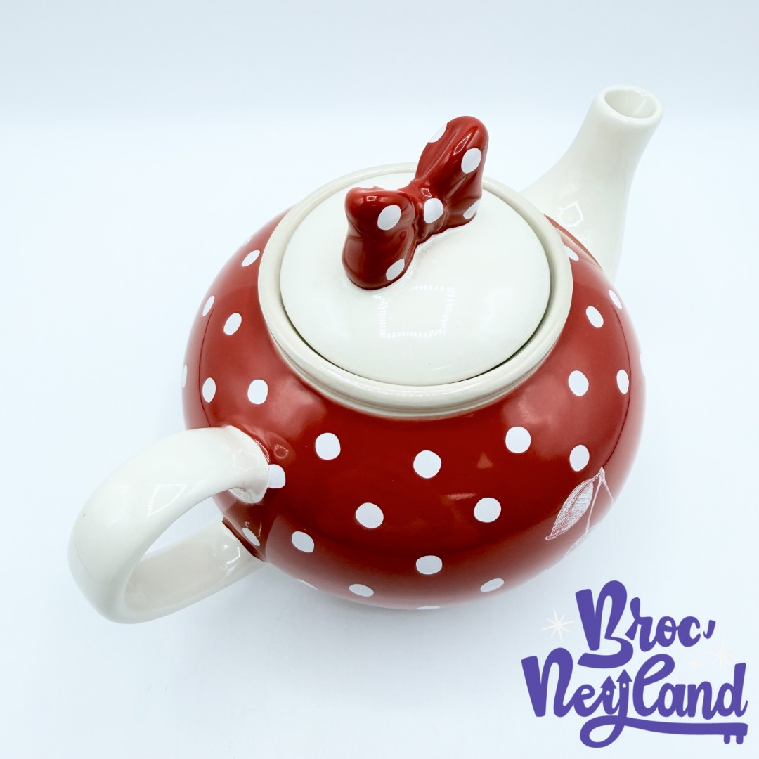 Théière-Minnie-Mouse-Disneyland-Paris-2018-disney-cerise-noeud-rouge-pois (3)