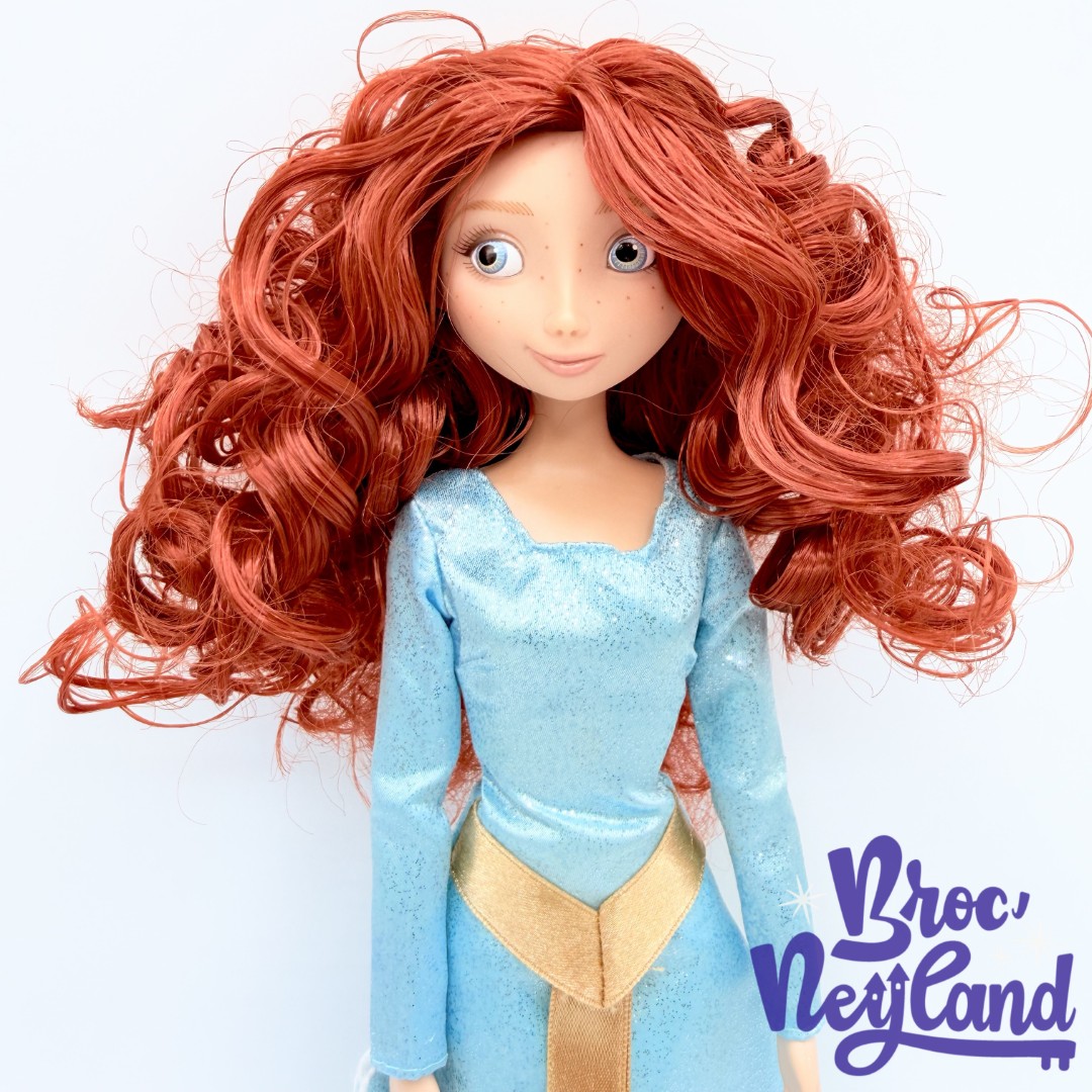 Poupée-Mérida-Rebelle-Disney-Princess-Collection-princesse-robe-bleu-30-cm (4)